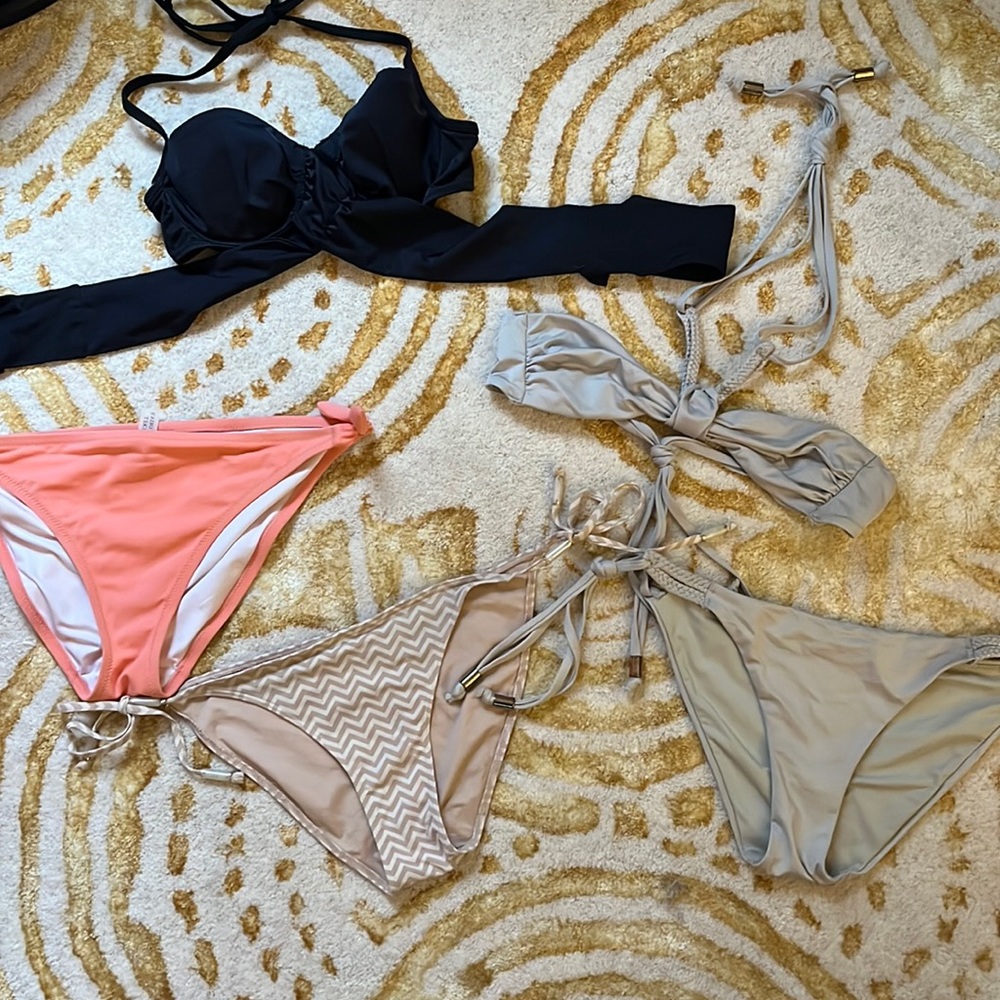 *Bundle* bathing suits 2 tops 3 bottoms